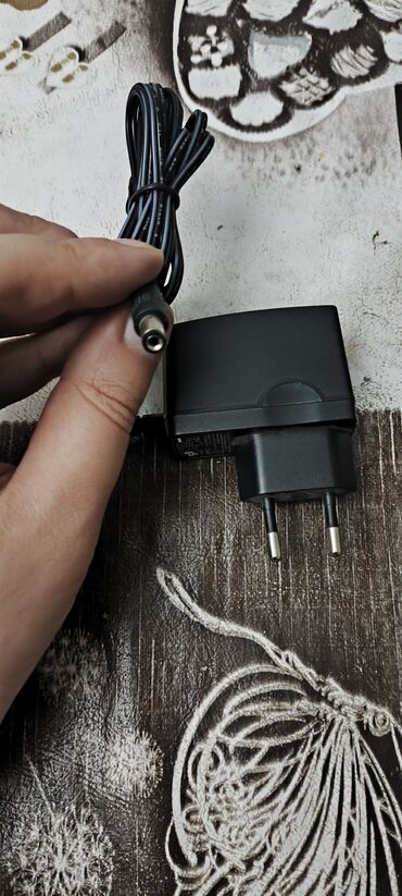İnformatika: Adapterler Hp adapter 19.5v 3.33a 65w problemsiz işləyir . işləmiş