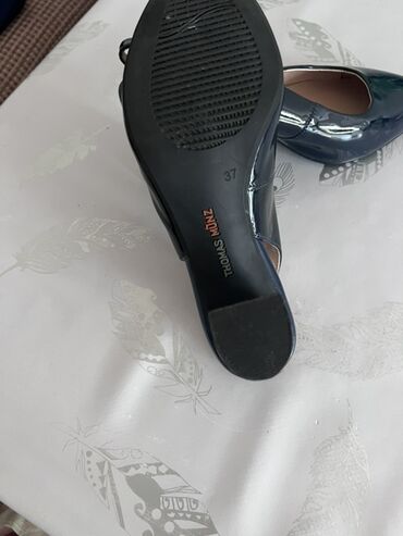 замшевые туфли в отличном состоянии: Туфли Thomas Münz, модель slingback. - Размер: 37 (маркировка на