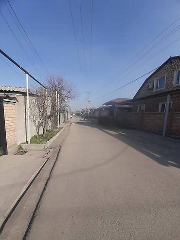 Продажа коттеджей и домов: Представляем дом с дворовой территорией, предлагающий комфортное — 11