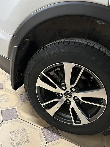 Toyota: Toyota RAV4: 2018 г., 2.5 л, Автомат, Бензин, Кроссовер — 7