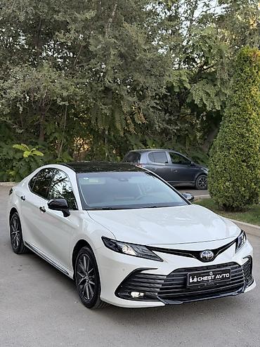 таёта ленкрузер: Toyota Camry: 2023 г., 2.5 л, Автомат, Бензин, Седан — 1