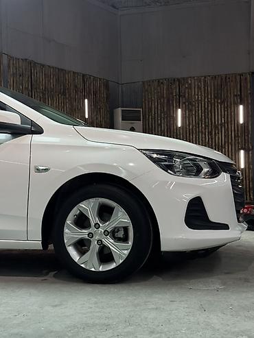 Chevrolet: Chevrolet Onix: 2020 г., 1 л, Автомат, Бензин, Седан — 3