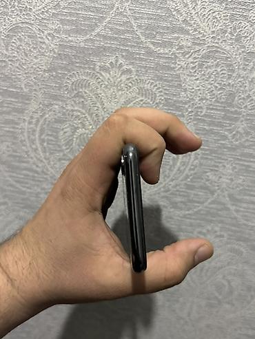 Apple iPhone: IPhone X, 64 GB, Qara, Face ID — 9