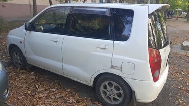 Mitsubishi: Mitsubishi Dingo: 2000 г., 1.5 л, Автомат, Бензин, Хэтчбэк