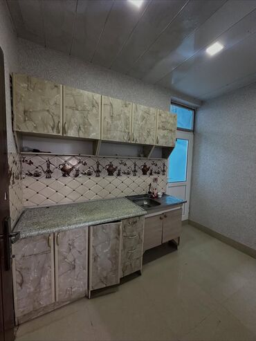 Həyət evləri və villaların satışı: Xırdalan şəhəri 119 nömrəli marşrutun astanovkasina yaxın ərazidə 1.7 — 8