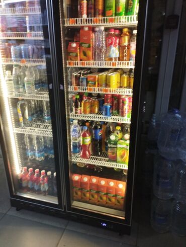 витрина холодилник: Для напитков, Для молочных продуктов, Кондитерские, Италия