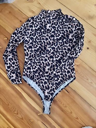 usaq ucun type 0: Leopard naxışlı uzunqol bodi - Dizayn: Leopard print, yüksək boğazlı — 1