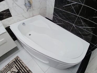 Giriş qapıları: Aytən 🌺 Vanna satılır 120 manat eni1/uzunu1.70 ünvan Memar ecemi