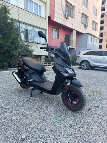 трёхколёсный электроскутер: Тип скутера Yamaha, 150 куб. см, Бензин, Б/у