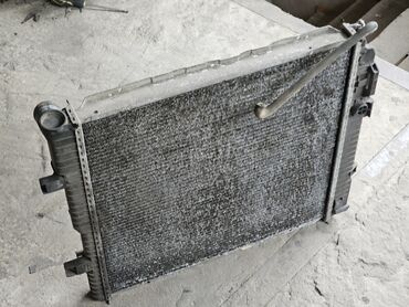 Радиаторы: Радиатор охлаждения двигателя Mercedes-Benz Atеgo, 2002г.в. Оригинал — 16