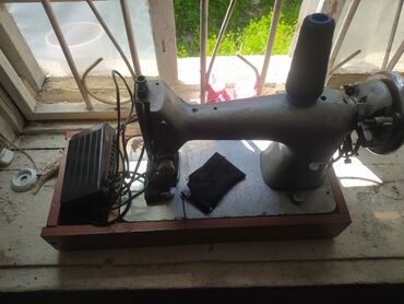 бытовой швейная машинка: Швейная машина