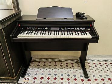 ronisch piano: Rəqəmsal pianino – stendli kabinet korpusda, tünd ağac teksturalı — 1