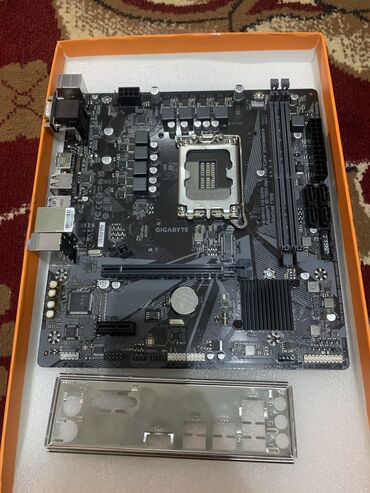 сумки для ноутбуков piquadro: Материнская плата, Б/у, Gigabyte, LGA1700, Micro-ATX, Для ПК