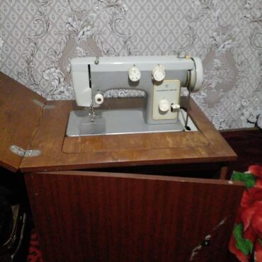 jaki швейная машина: Швейная машина