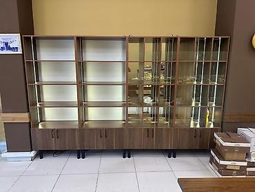 Vitrin mebel 900 az işlənib Ölçüsü 4metrin 2,10 sm-di ünvan Əhmədli