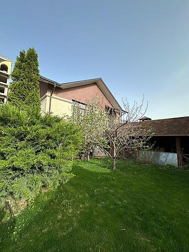 Продажа коттеджей и домов: Предлагается к продаже двухэтажный дом, расположенный в ж/м Ынтымак — 3