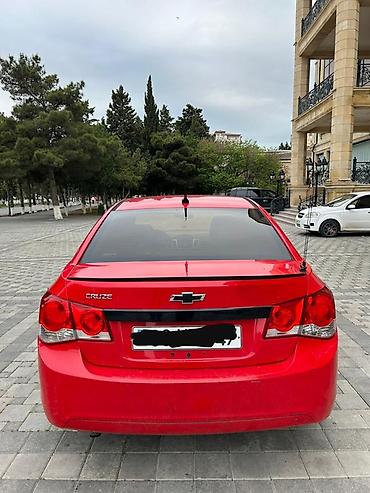 Chevrolet: Chevrolet Cruze sedan - Korpus: 4 qapılı sedan, qırmızı rəng, qara — 5