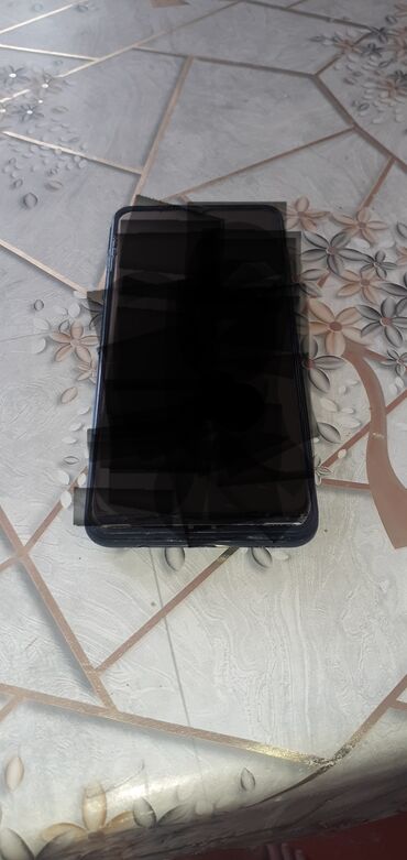 plesteyşin 3: Samsung Galaxy A04s, rəng - Qara, İki sim kartlı