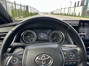 highlander 2017: Toyota Camry: 2021 г., 2.5 л, Вариатор, Гибрид, Седан — 7