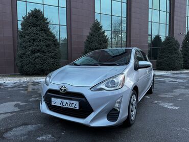 Toyota: Toyota Prius: 2016 г., 1.5 л, Вариатор, Гибрид, Седан