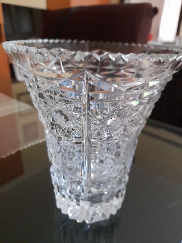 Vaze i saksije: Kristalna vaza