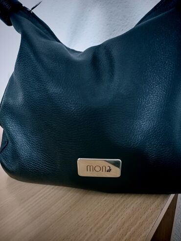 kako prepoznati original pandora narukvicu: Shoulder bag, Mona, Material: Leather