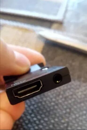 Digər kompüter aksesuarları: Təzədir. VGA-ni HDMi-ya çevirən videokonverter perexadnik. HDTV və HD