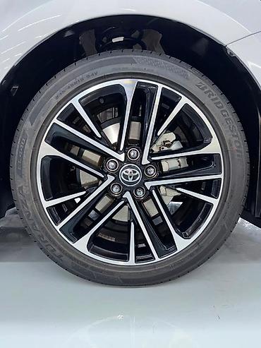 Toyota: Toyota Camry: 2025 г., 2.5 л, Вариатор, Гибрид, Седан — 6