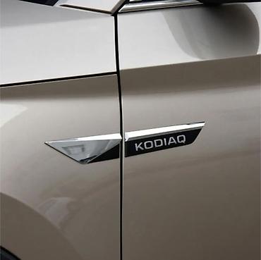 đilo: Samolepljivi znakovi za krilo Skoda Kodiaq.  Cana je za komplet leva i — 2