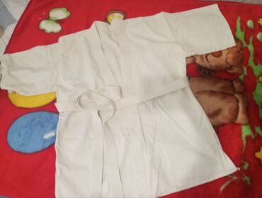 спортивный шым: Продаётся детское кимоно. В хорошем состоянии, ткань 100% хлопок. На