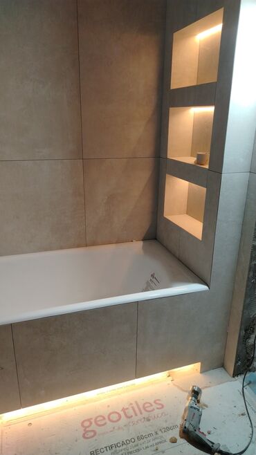 работа на охрану: Профессиональная укладка плитки и сантехническая отделка “под ключ”