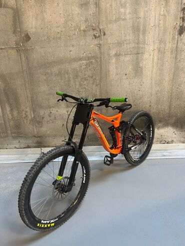 mercury velosiped: QİYOS. (downhill) bike. İdeal vəziyyətdədi endirim olacag)