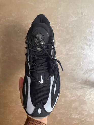 Women's Sneakers and athletic shoes: 42 — 7