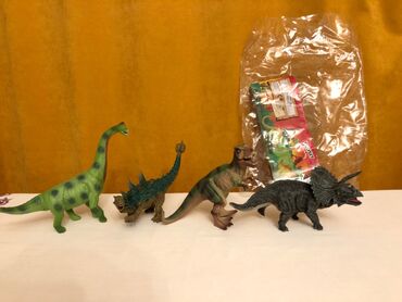 Oyuncaqlar: Dinozavrlar yenidir istifade olunmayib, qablaşdirmasida var