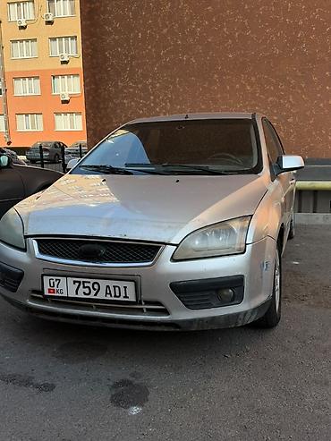 салон на авто: Ford Focus: 2005 г., 2 л, Механика, Бензин, Седан — 1