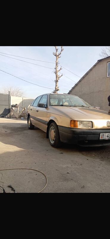 Volkswagen: Volkswagen Passat: 1990 г., 1.8 л, Механика, Бензин, Седан — 2