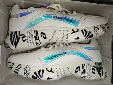 женские белые беговые кроссовки reebok: Balenciaga, Ölçü: 39.5, rəng - Ağ, Yeni