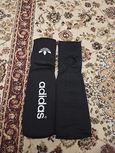лапы бокс: Накладки/защита голени и подъёма стопы adidas (пара), черные. - Тип — 1