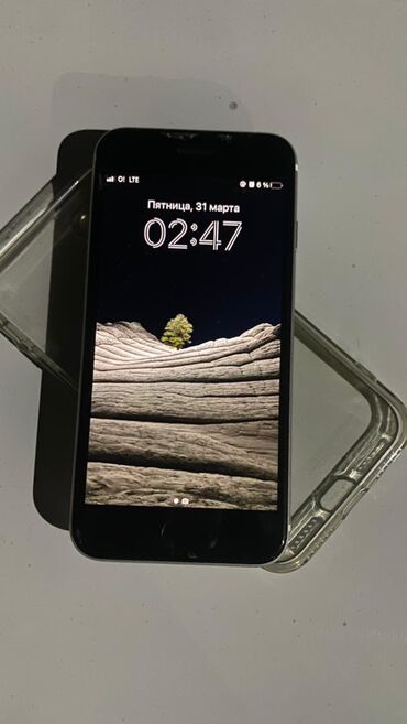 Apple iPhone: IPhone SE 2020, Б/у, 128 ГБ, Белый, Чехол, Кабель