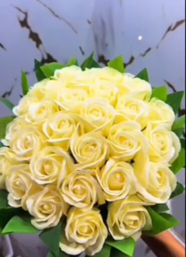 Süni güllər: Her bir zovge uygun buketler hazirlanir.Hem sabundan, hem lentden, hem — 5