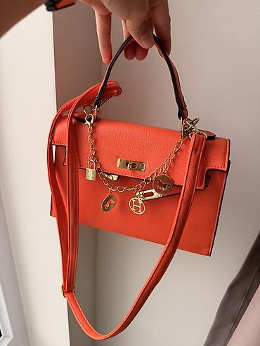 кто юто: Яркая женская сумка под Hermes Kelly в оранжевом цвете. - — 3