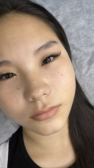 Ресницы: Наращивание ресниц для придания взгляду выразительности и объема — 4