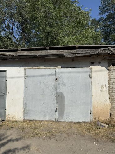 продам гараж на металлолом: 1 м², Кирпичный | Смотровая яма