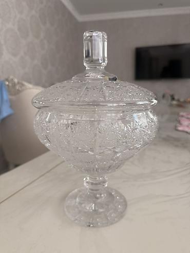 Qab-qacaq və mətbəx ləvazimatları: Kristal qapaqlı şirniyyat qabı - Material: şəffaf kəsmə kristal/şüşə — 1