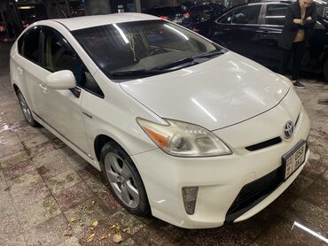 Toyota: Toyota Prius: 2013 г., 1.8 л, Вариатор, Гибрид, Минивэн
