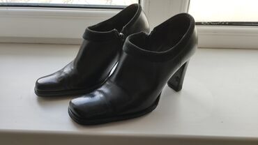 италия обувь: Ботинки и ботильоны 38, цвет - Черный