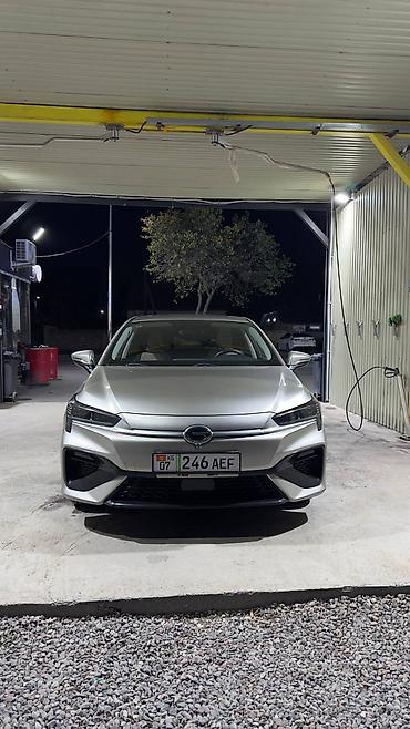 GAC: GAC Aion S — электрический седан Кузов и дизайн: - Серебристый седан — 4