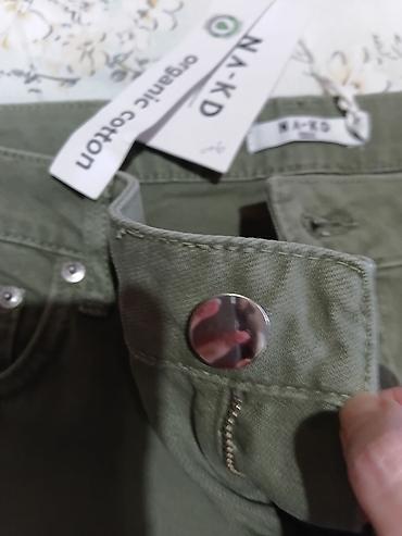 Pantalone: NA-KD ženske pantalone – maslinasto zelene, od organskog pamuka - — 3