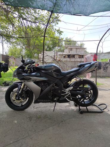 мотоцикл ямаха р1: Спортбайк Yamaha, 1000 куб. см, Бензин, Взрослый