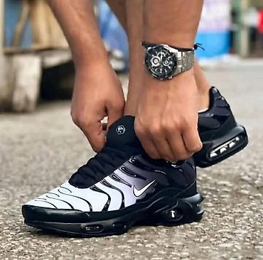 Patike: Nike TN
Cena: 3.300
Brojevi: 36-46 — 3